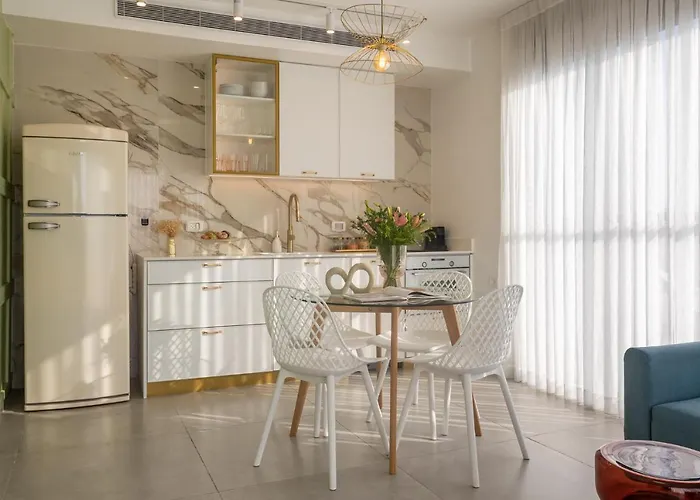 Yalarent Flora- Designed 1Br Penthouse In Florentin
